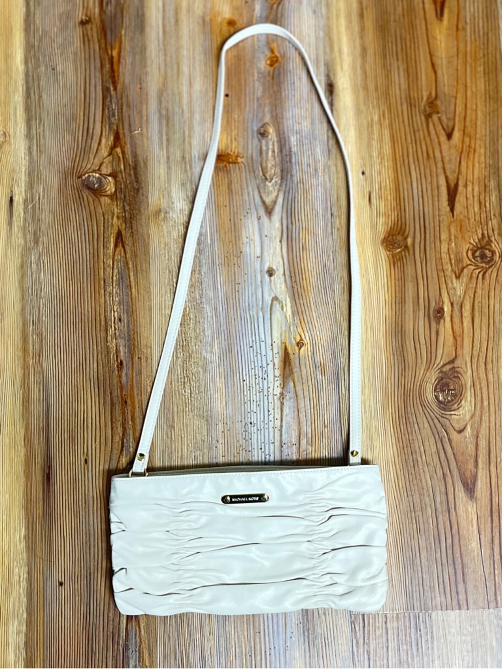 MICHAEL Michael Kors, EUC, Cream Ruched Leather Crossbody, tags inside - Picture 4 of 14